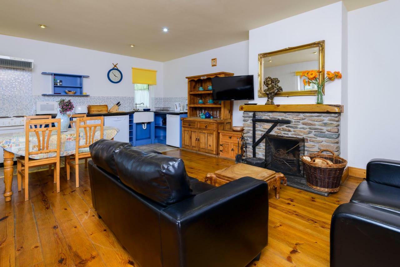 Dingle Centre Townhouse An Capall Dubh Dingle Exterior foto