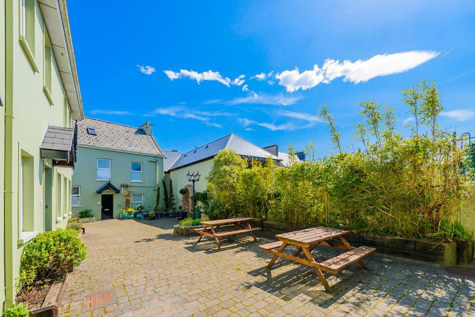 Dingle Centre Townhouse An Capall Dubh Dingle Exterior foto